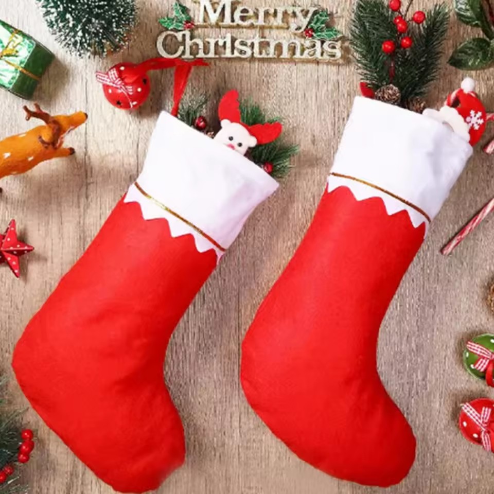 Christmas Stocking Hanging - 1/3/6 szt. Świąteczne skarpety, czerwono-białe z